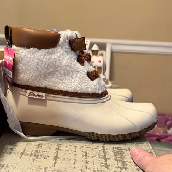 Skechers Womens Tan and Cream Boots - Picture 4 of 5